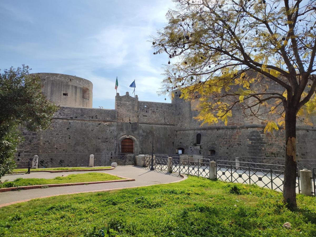 Ferienwohnung Dimora Della Marchesa - Al Duomo Manfredonia Exterior foto